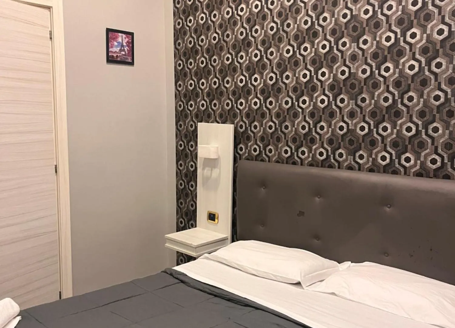 Napoli Oceania Hotels 43 0*, Naples